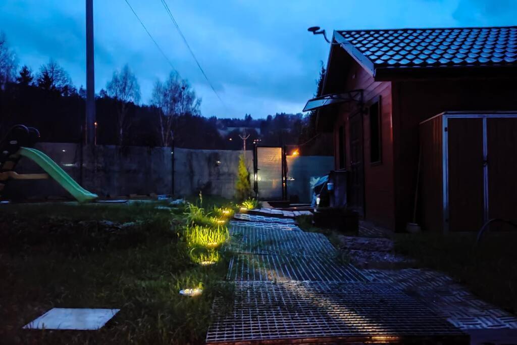 Вілла Tiny Treperka Семіли Екстер'єр фото