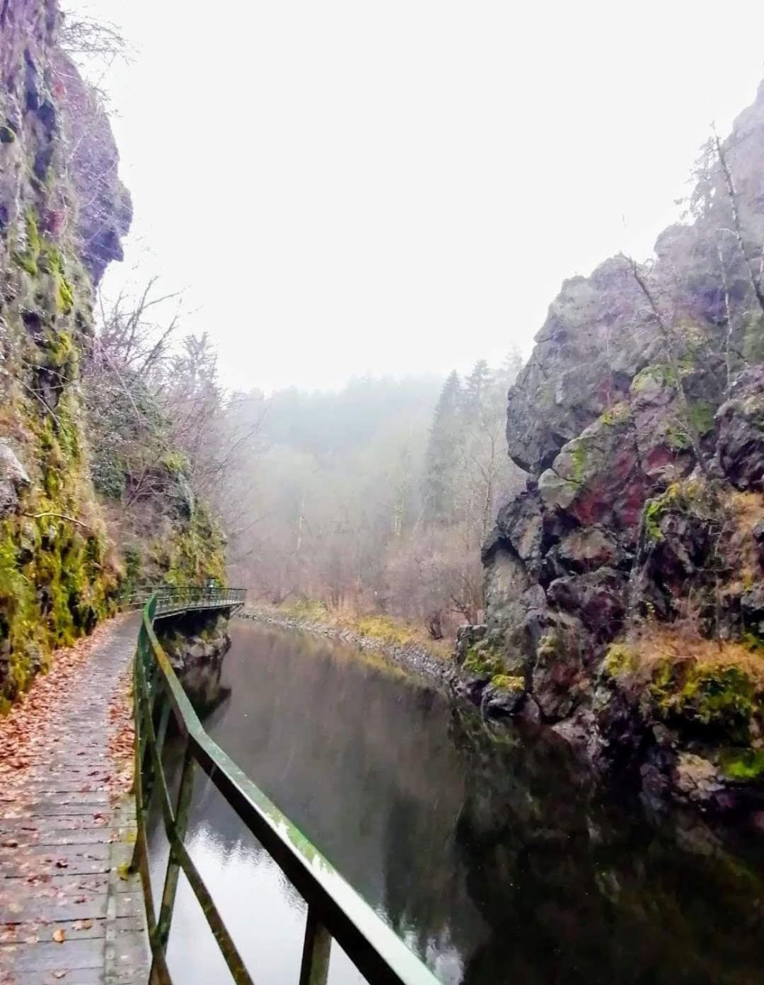 Вілла Tiny Treperka Семіли Екстер'єр фото